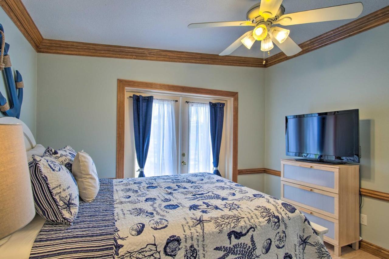 Cozy With Deck And Pool 5 Mi To Beach! Holiday home