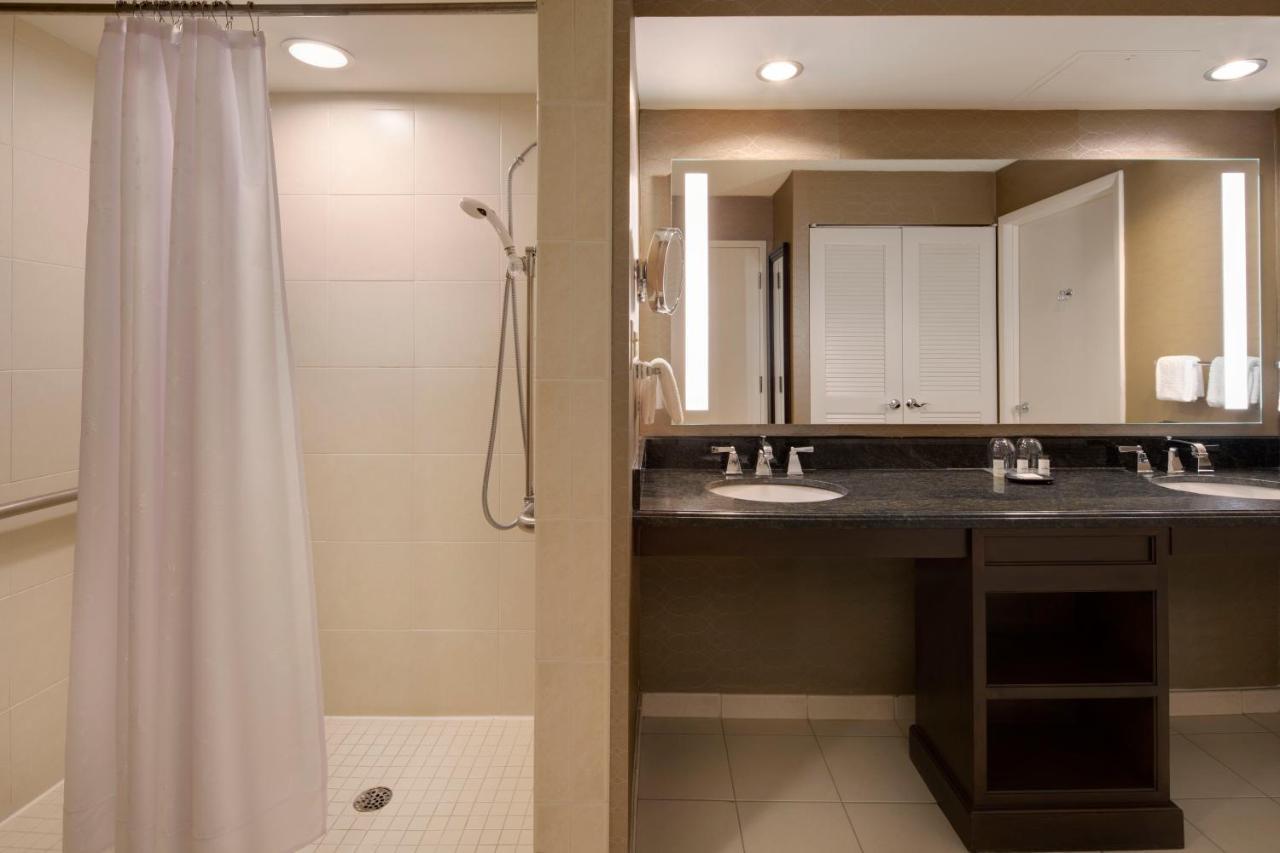 Sheraton Lauderdale West 4*