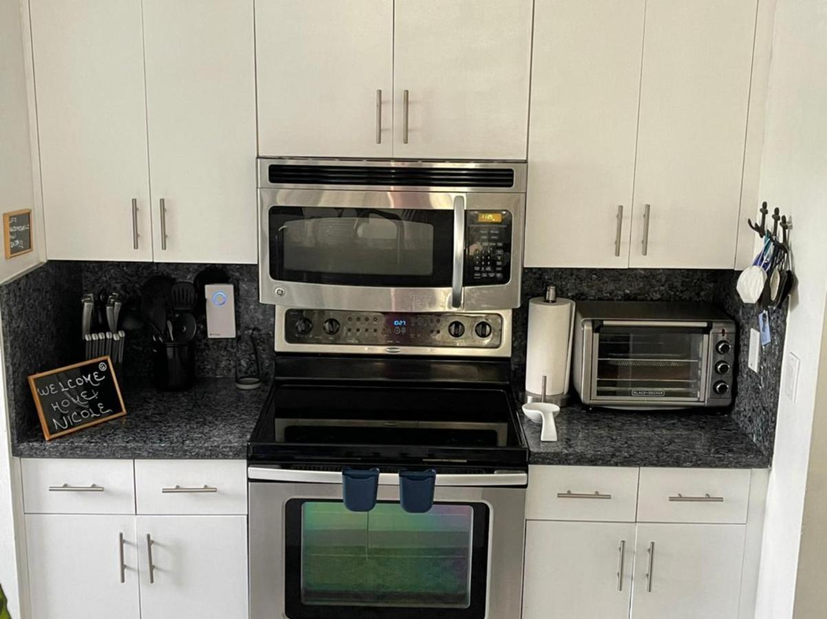 The Nautical! Amazing 3bed 2bath At Yacht Club Apartment Aventura