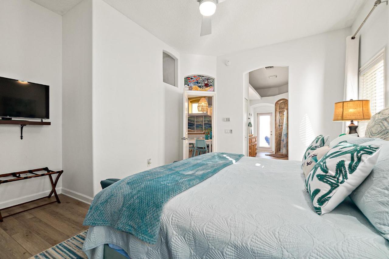 Fantasea Is The Perfect House With Pool And Hot Tub 4 Bed3 Bath With 2 Master Holiday home