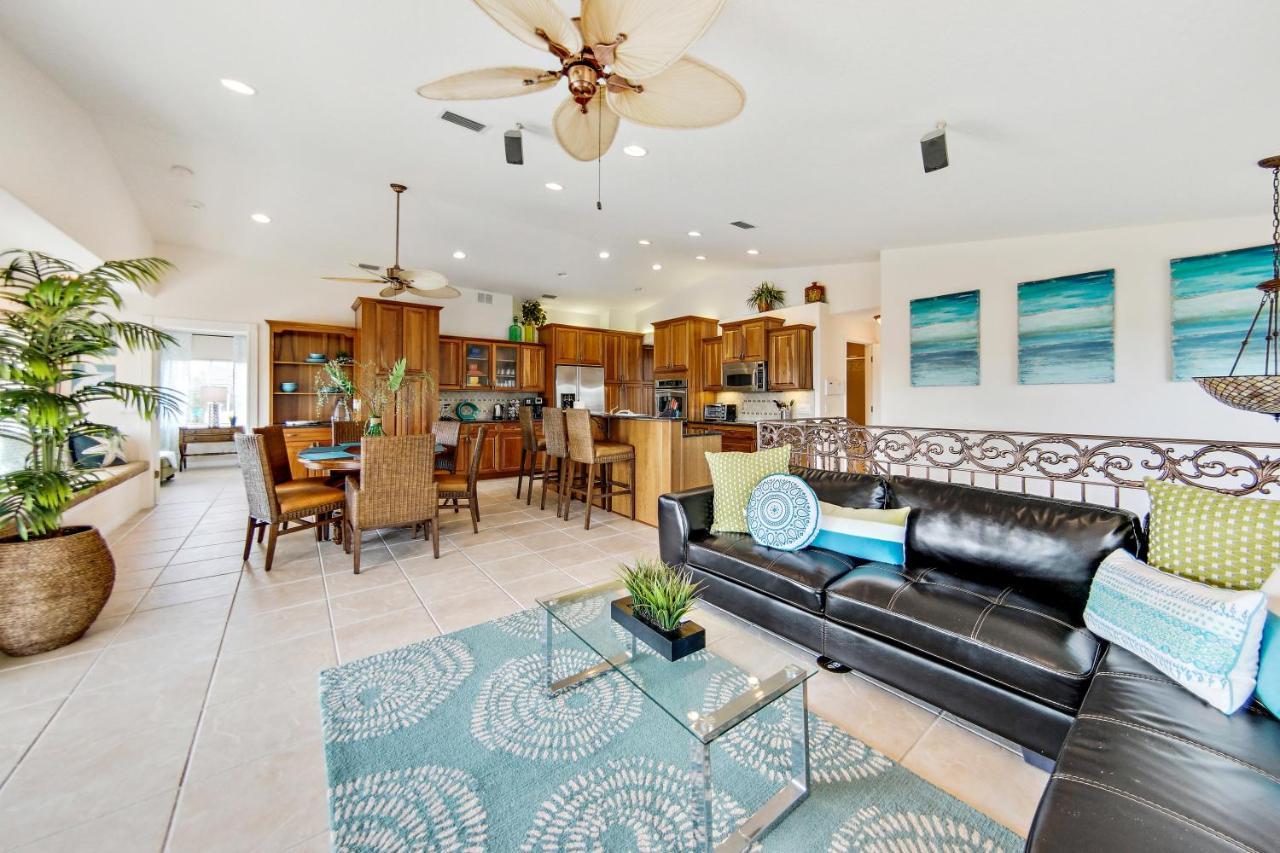 Oasis By The Sea Front Community - Luxurious Pool With Waterfall - Sleeps 10 -