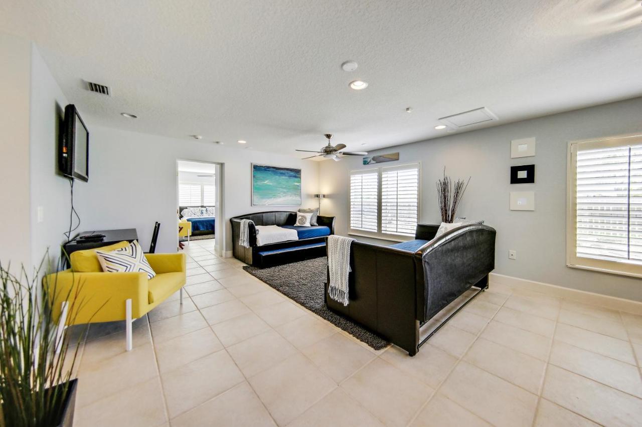 Oasis By The Sea Front Community - Luxurious Pool With Waterfall - Sleeps 10 - Holiday home