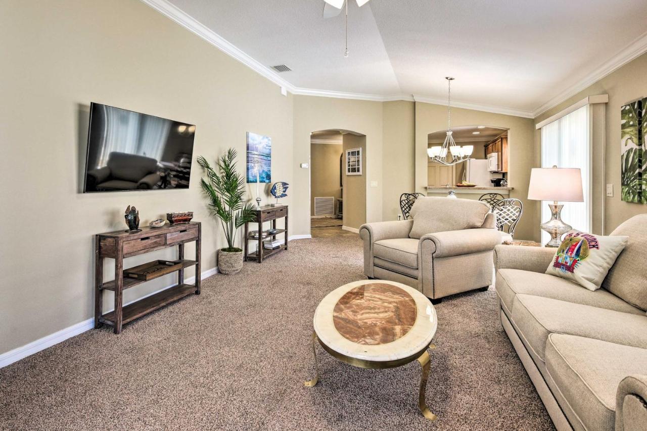 Sunny Courtyard With Patio Golf And Dine!