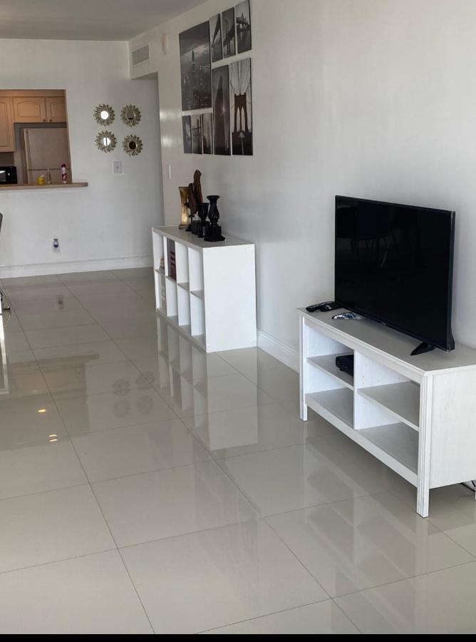 Sunny Isles Aparment Apartment