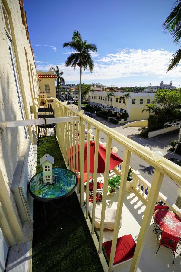 Palm With Juliette Balconies! 2 Blocks From Beach! Historic Landmark Hotel Palm Beach