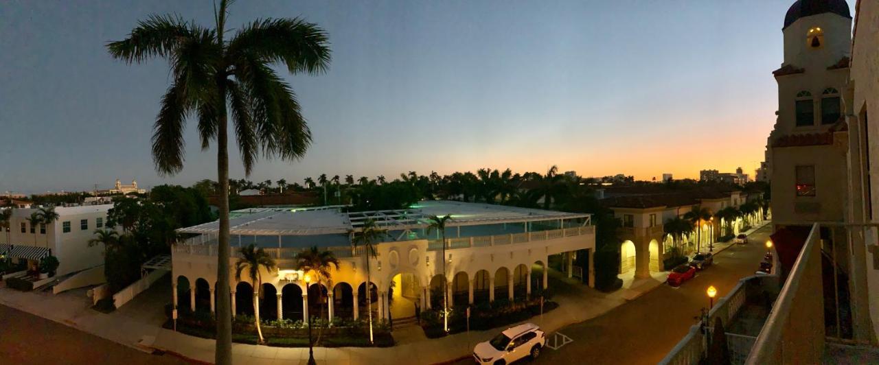 Palm With Juliette Balconies! 2 Blocks From Beach! Historic Landmark Palm Beach