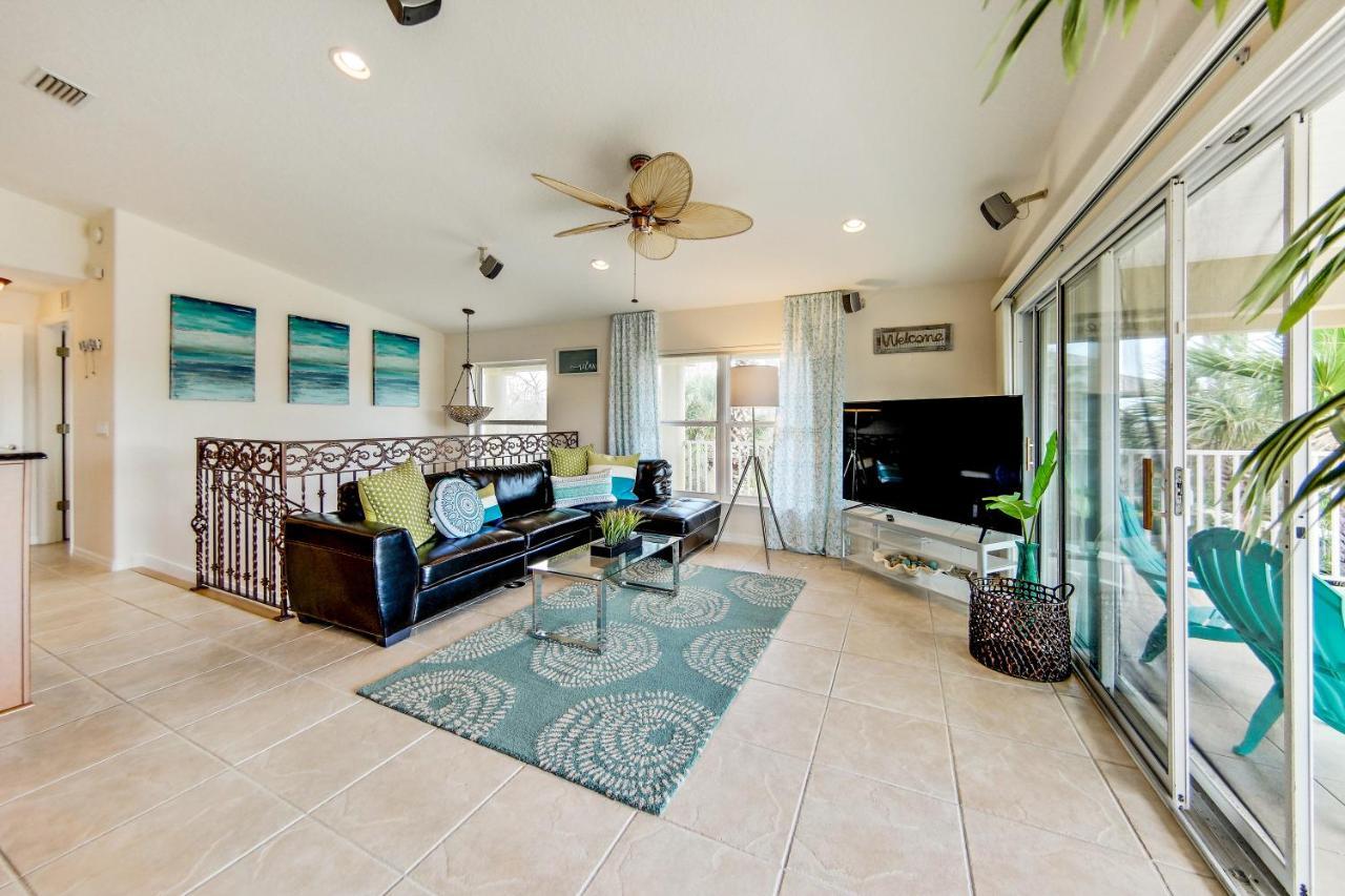 Oasis By The Sea Front Community - Luxurious Pool With Waterfall - Sleeps 10 - Holiday home