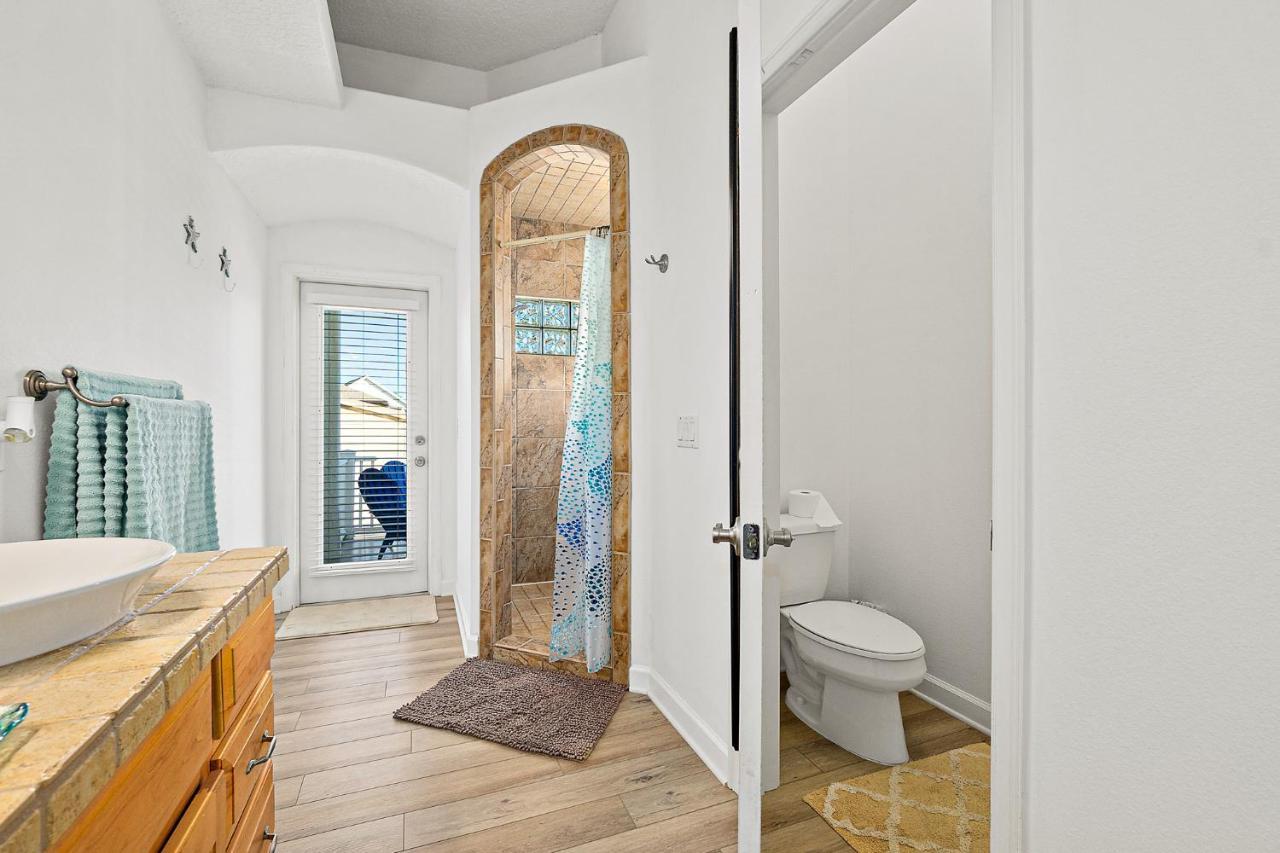 Fantasea Is The Perfect House With Pool And Hot Tub 4 Bed3 Bath With 2 Master Palm Coast