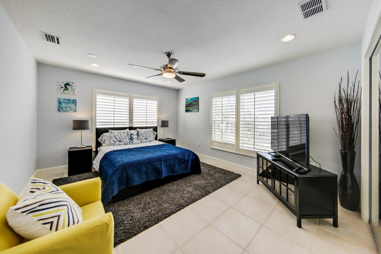 Oasis By The Sea Front Community - Luxurious Pool With Waterfall - Sleeps 10 - Palm Coast