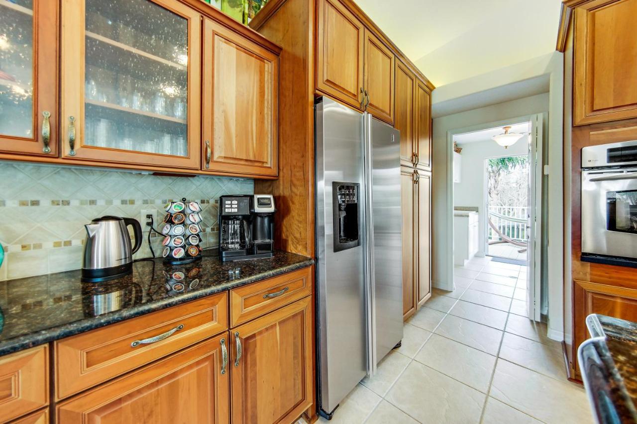 Oasis By The Sea Front Community - Luxurious Pool With Waterfall - Sleeps 10 - Holiday home *