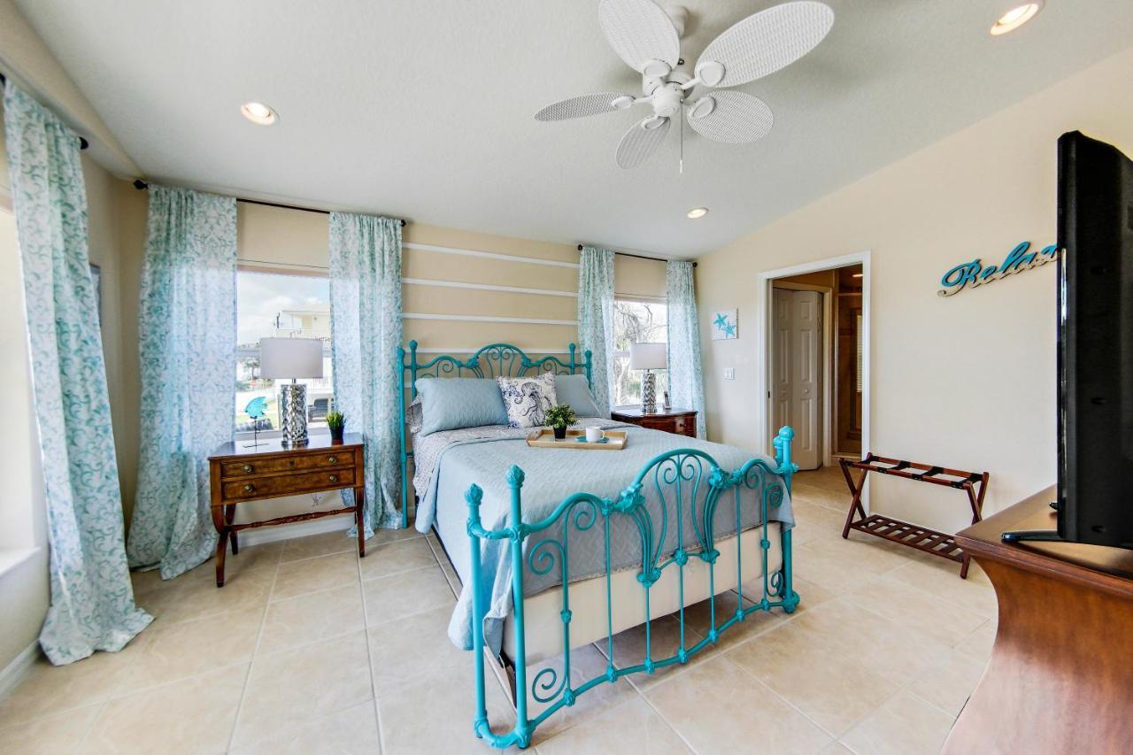 Holiday home Oasis By The Sea Front Community - Luxurious Pool With Waterfall - Sleeps 10 -