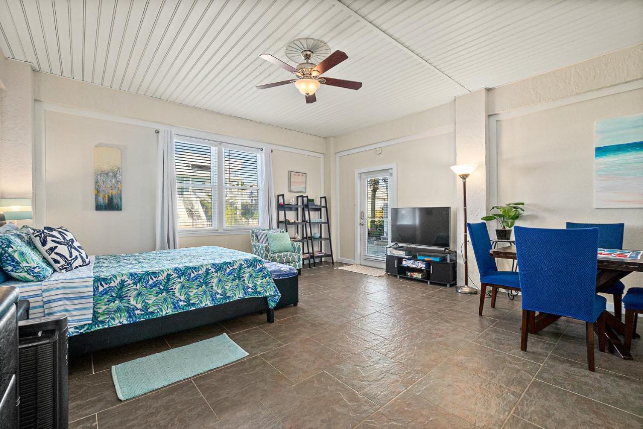Holiday home Fantasea Is The Perfect House With Pool And Hot Tub 4 Bed3 Bath With 2 Master Palm Coast
