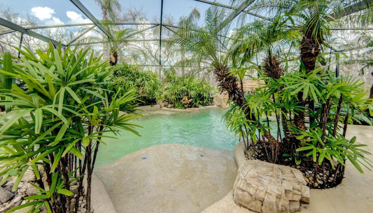 Holiday home Oasis By The Sea Front Community - Luxurious Pool With Waterfall - Sleeps 10 - Palm Coast