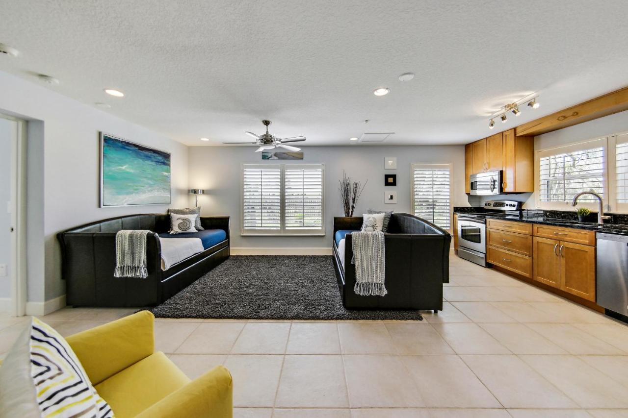 Holiday home Oasis By The Sea Front Community - Luxurious Pool With Waterfall - Sleeps 10 - Palm Coast