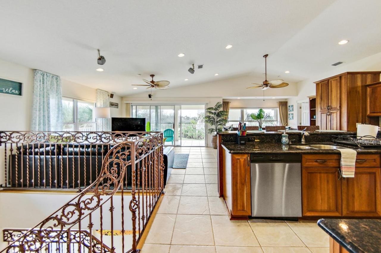 Oasis By The Sea Front Community - Luxurious Pool With Waterfall - Sleeps 10 - * Palm Coast