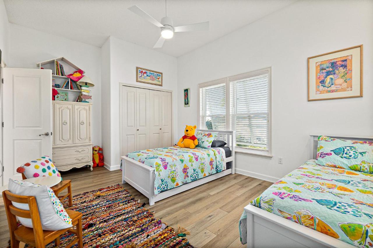 Holiday home Fantasea Is The Perfect House With Pool And Hot Tub 4 Bed3 Bath With 2 Master *