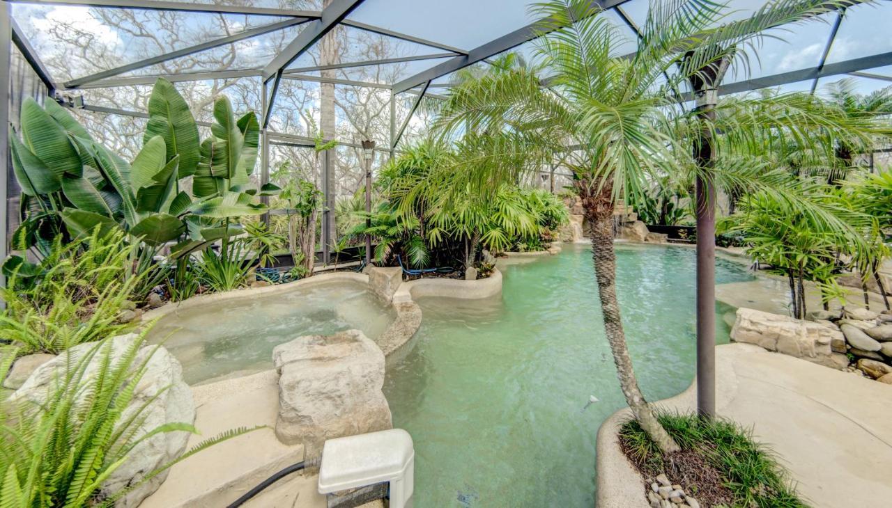 Oasis By The Sea Front Community - Luxurious Pool With Waterfall - Sleeps 10 - Holiday home *
