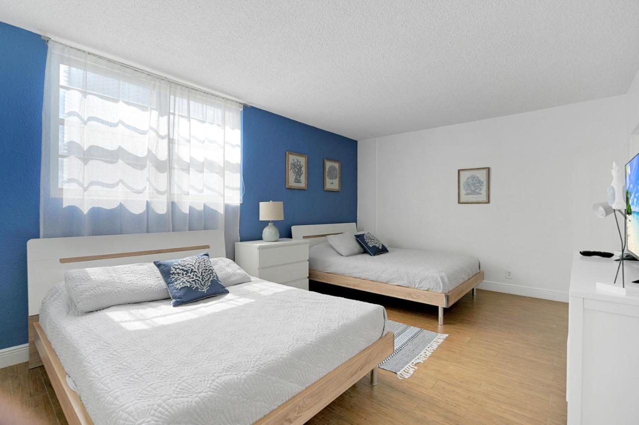 2 Bedrooms 2 Full Bathrooms Apt. On The Apartment Hollywood