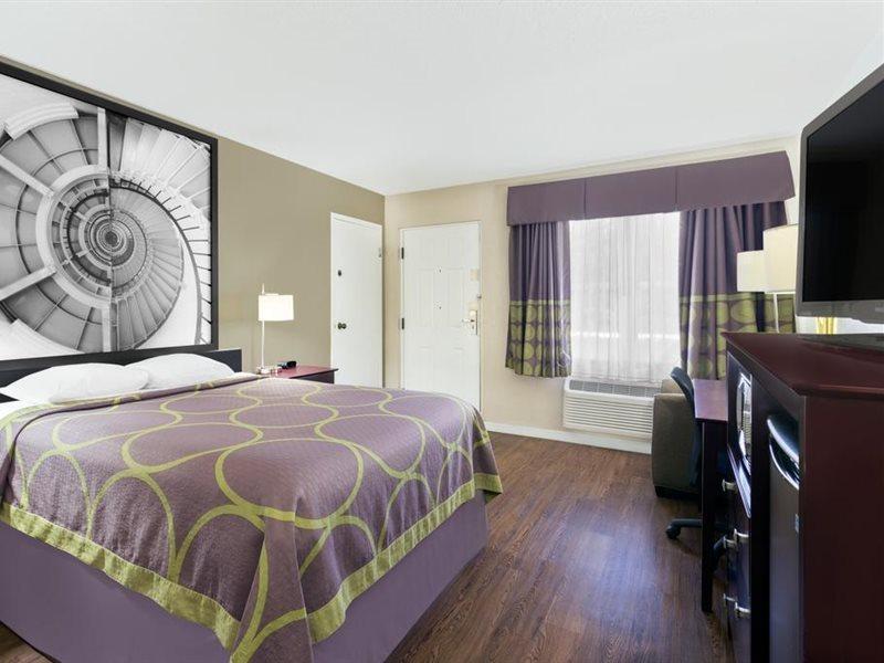 Super 8 By Wyndham Bradenton Area Motel Ellenton