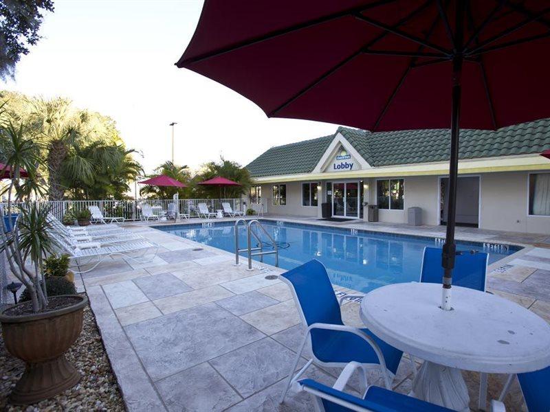 Hotel Days By Wyndham Town Center