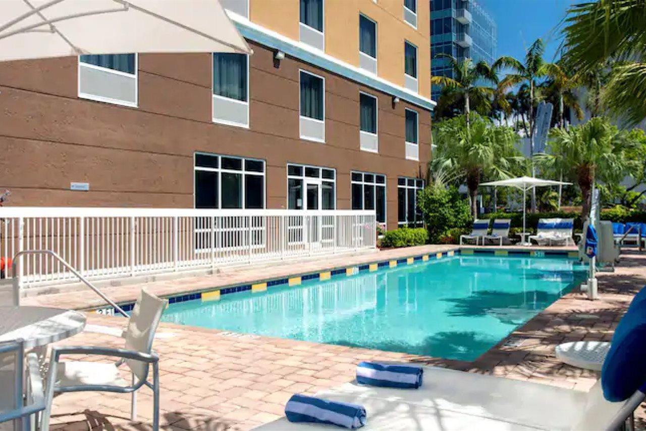 Hampton Hallandale Beach-aventura Hallandale Beach
