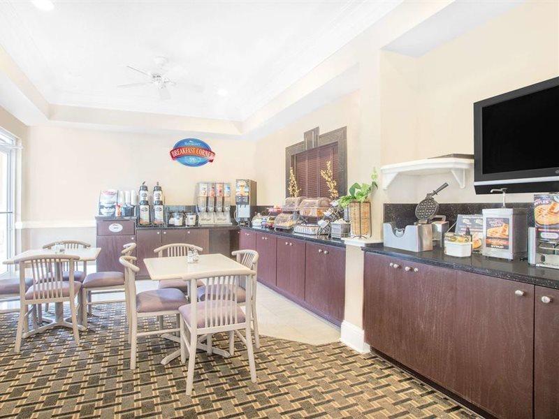 Baymont By Wyndham Motel Crestview
