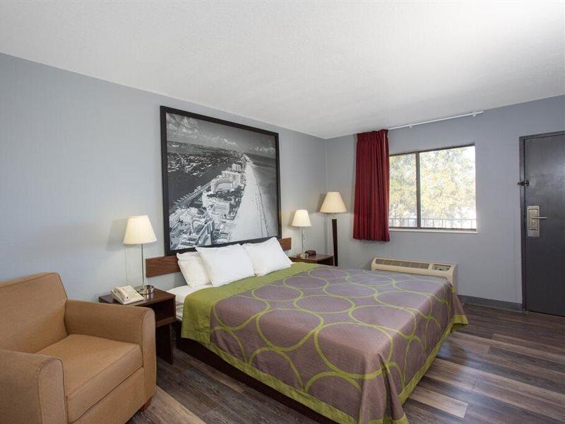 Super 8 By Wyndham *