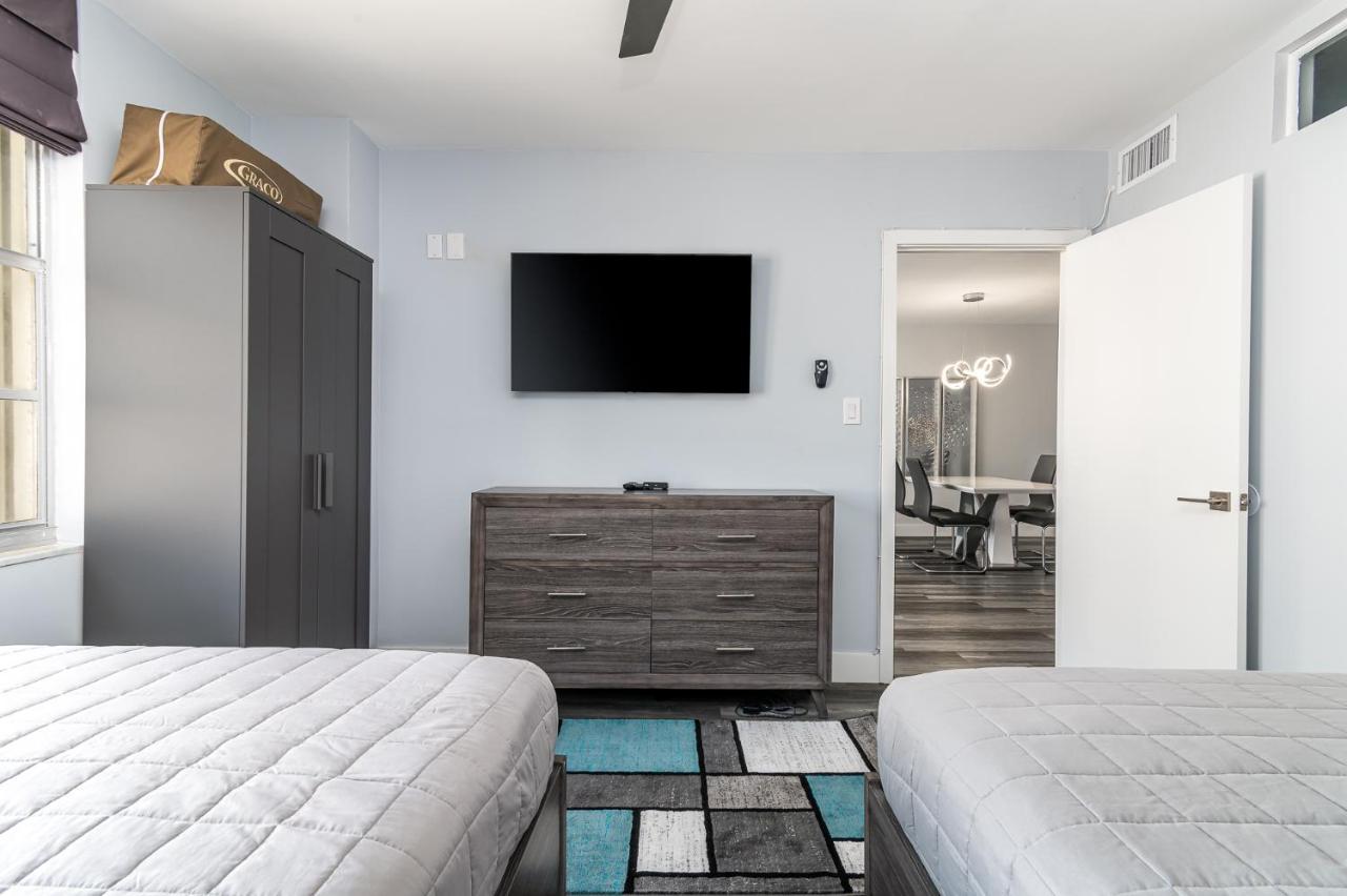 Amazing 2br 2ba Newly Reno Beachfront W/beach View Apartment