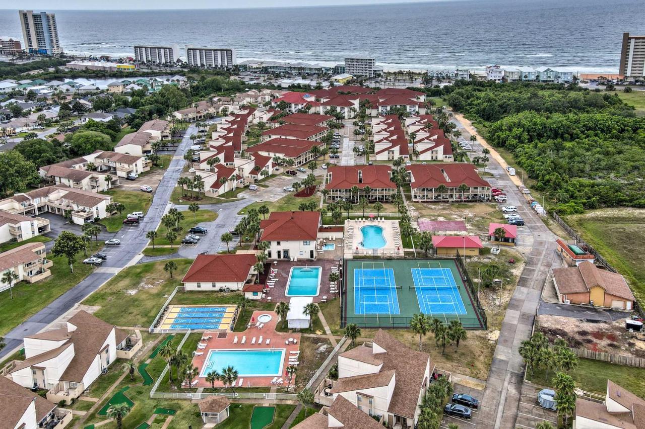 Apartment Pcb With Private Balcony And 3 Pools!