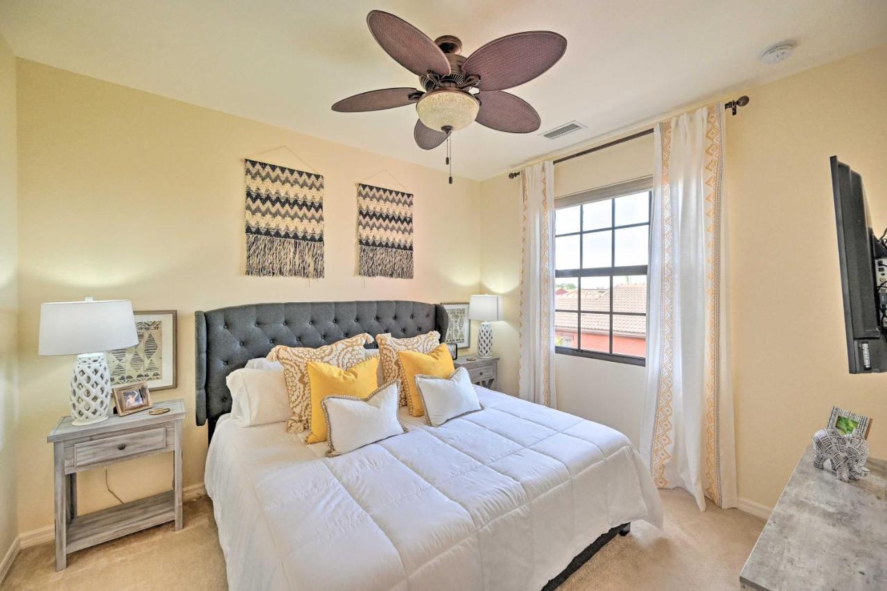 Alluring Retreat With Amenities! Naples