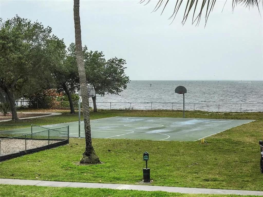 Bay View, Studio206, Steps Away! Pool+wifi Apartment Ruskin