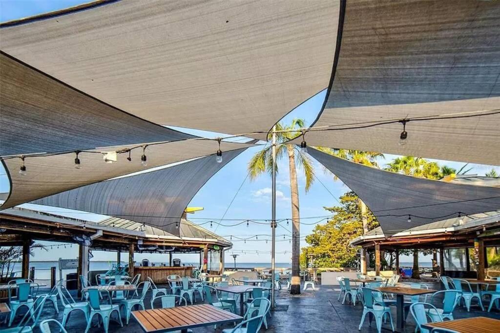Bay View, Studio206, Steps Away! Pool+wifi * Ruskin