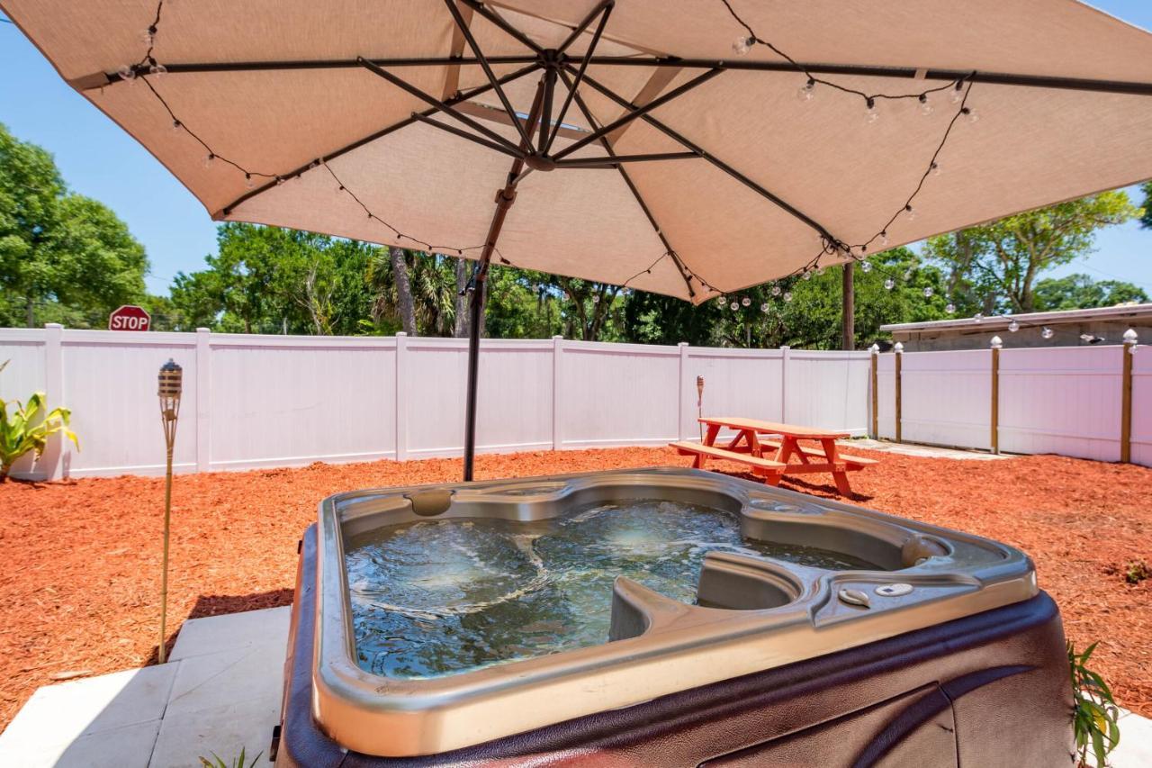 Cozy Jacuzzi Heart Of