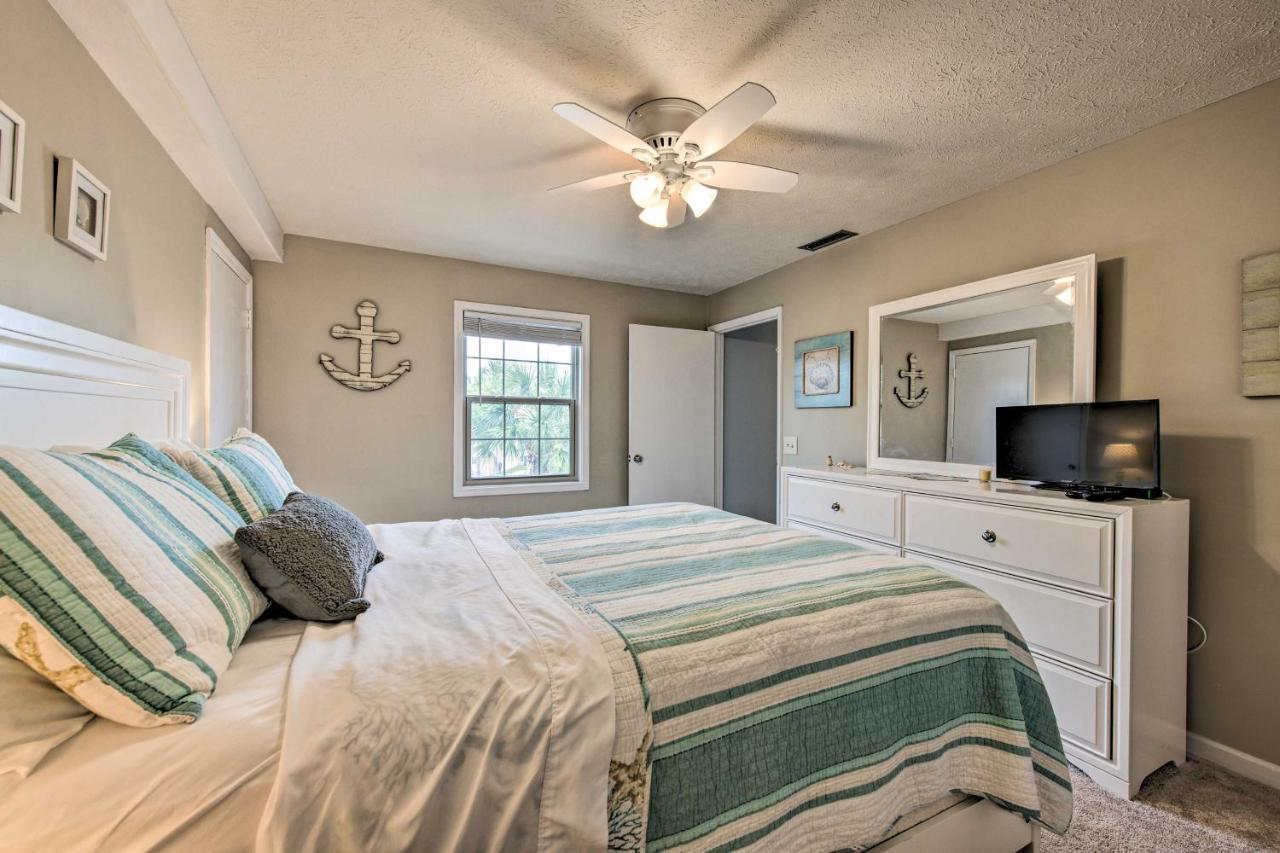 Pcb With Private Balcony And 3 Pools! Apartment