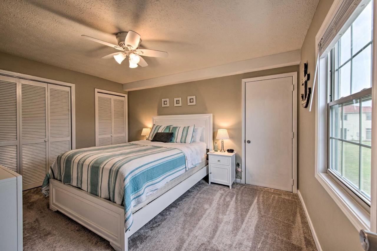 Pcb With Private Balcony And 3 Pools!