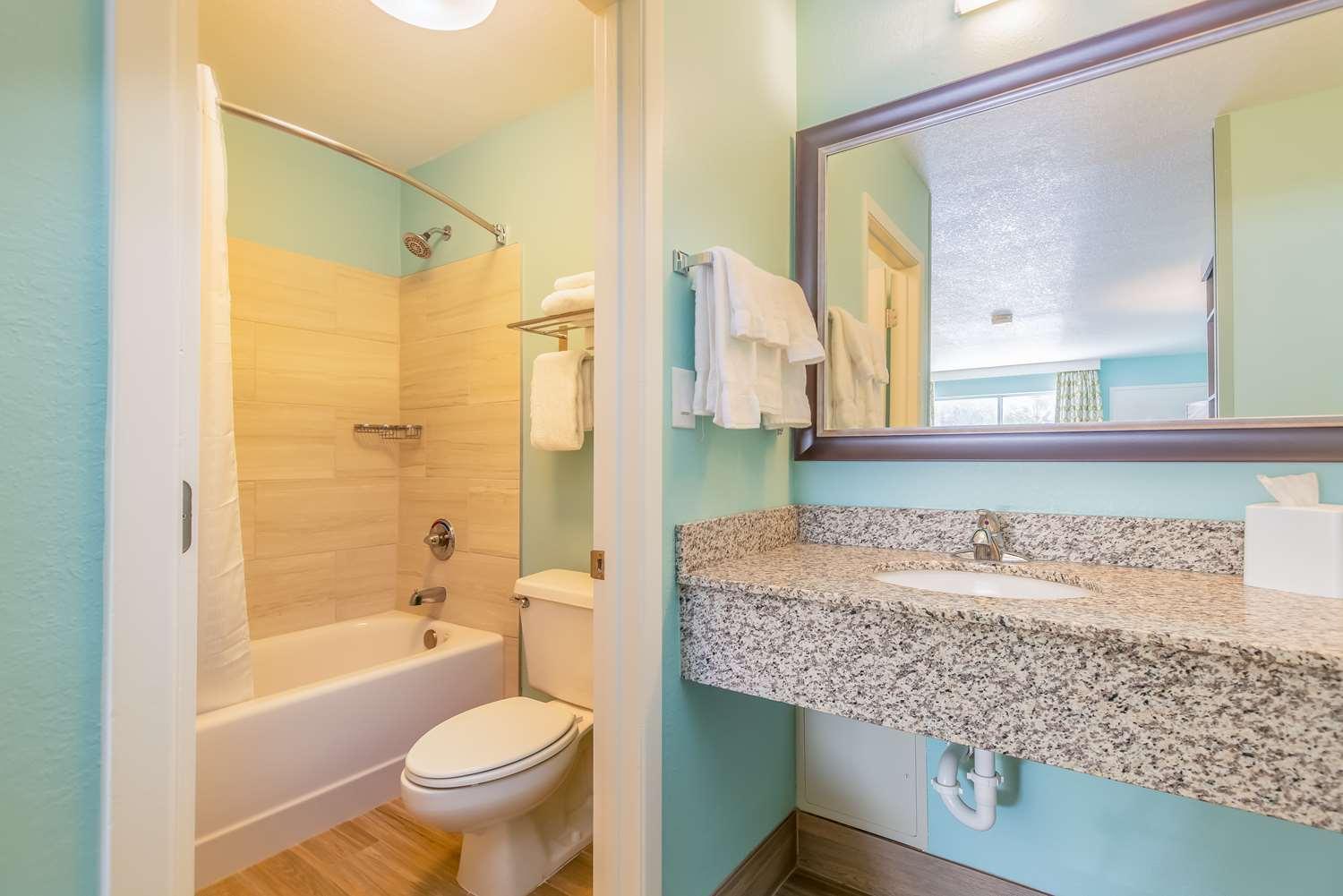 Western Beachside 3*