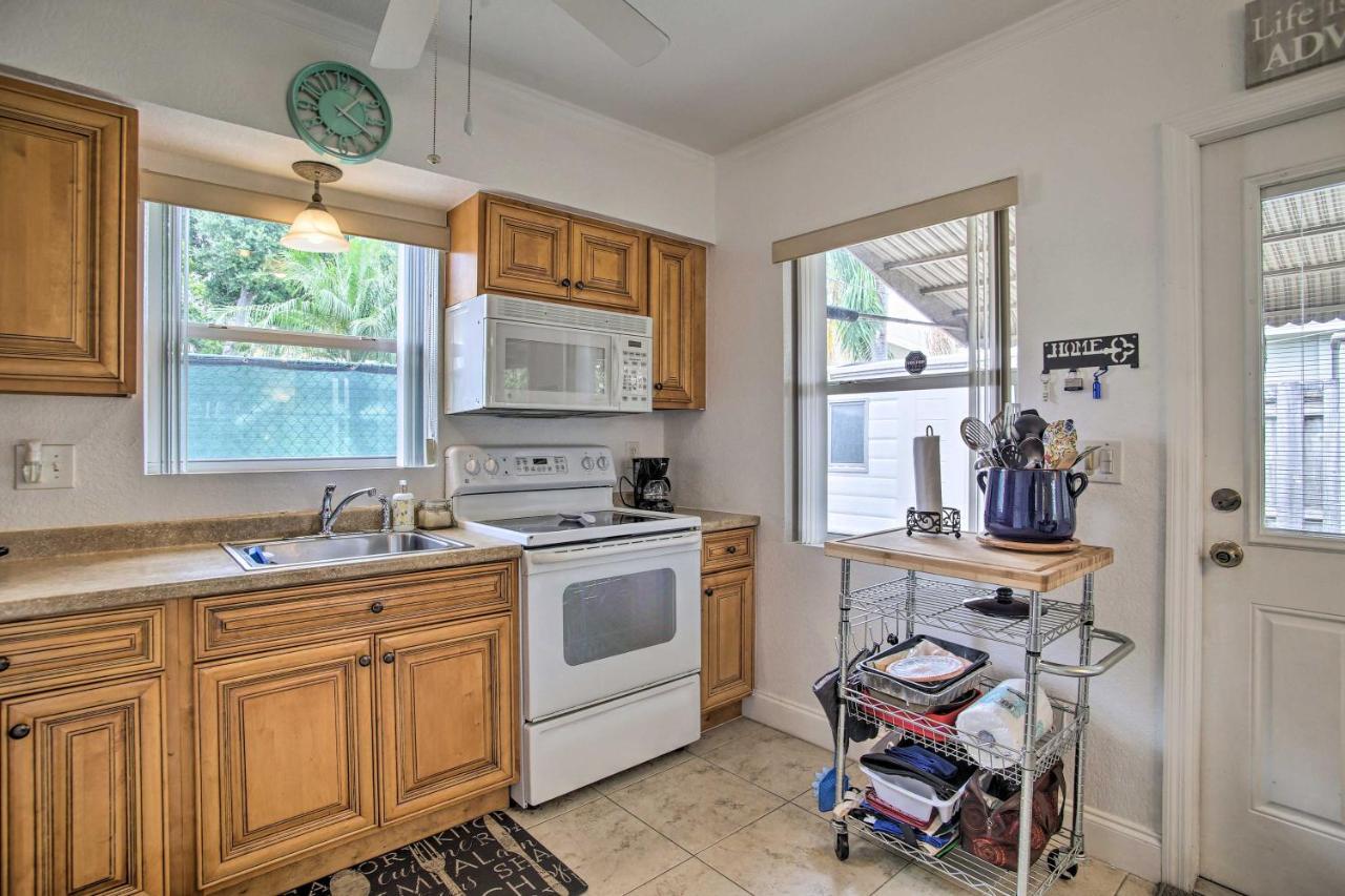 Holiday home 2 Mi To Boardwalk With Grill In Dania Beach!