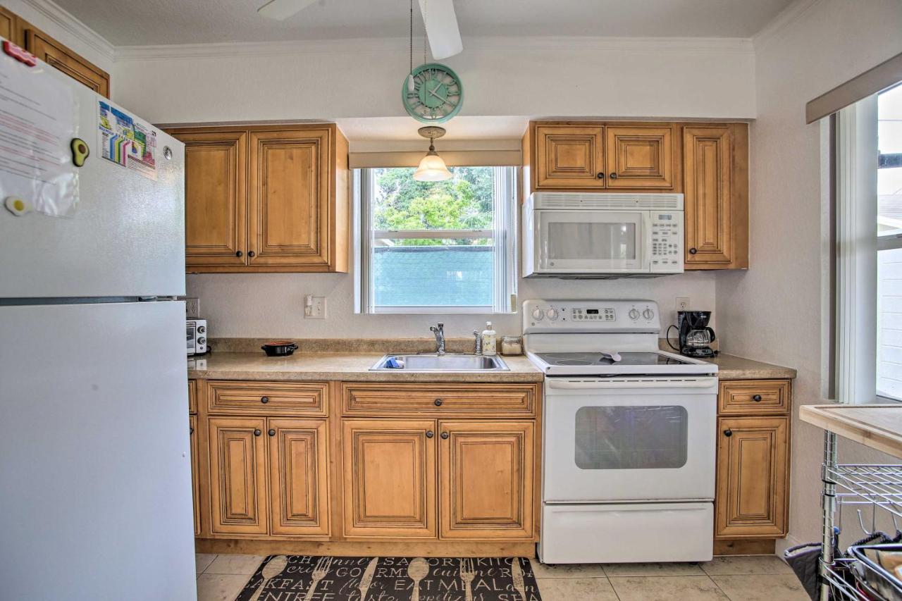 2 Mi To Boardwalk With Grill In Dania Beach! Holiday home Dania Beach