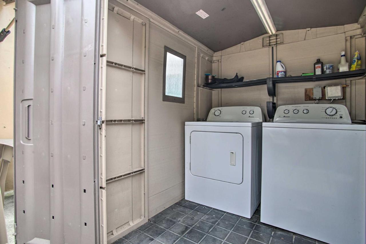 Holiday home 2 Mi To Boardwalk With Grill In Dania Beach!