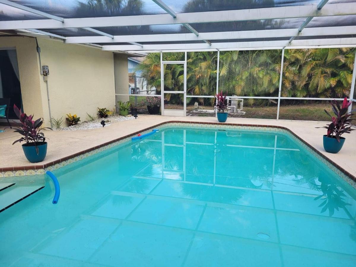 Full Bungalow With Swimming Pool *