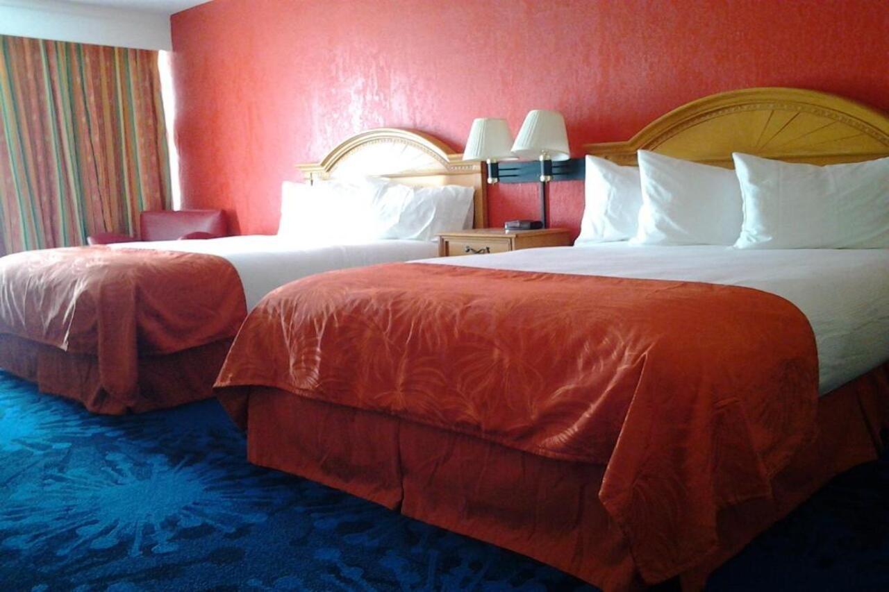Hotel Dolphin St. Pete Beach