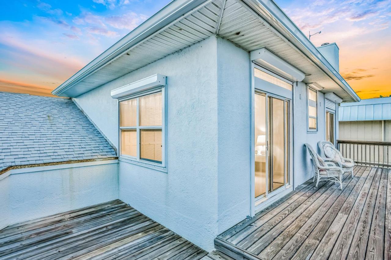 Cocoa Mansion * Cocoa Beach