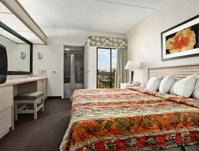 Baymont By Wyndham Near Busch Gardens Hotel Tampa