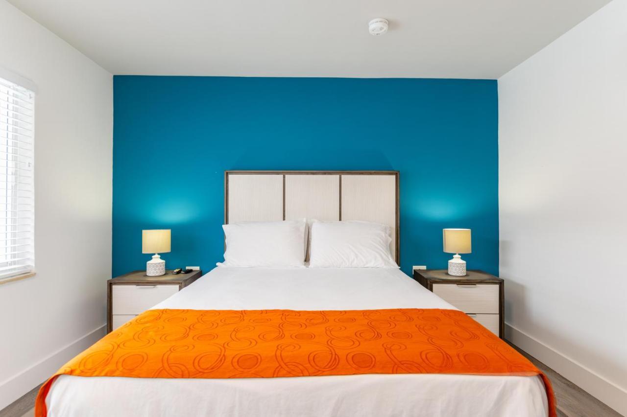 The Mariner Suites 2*