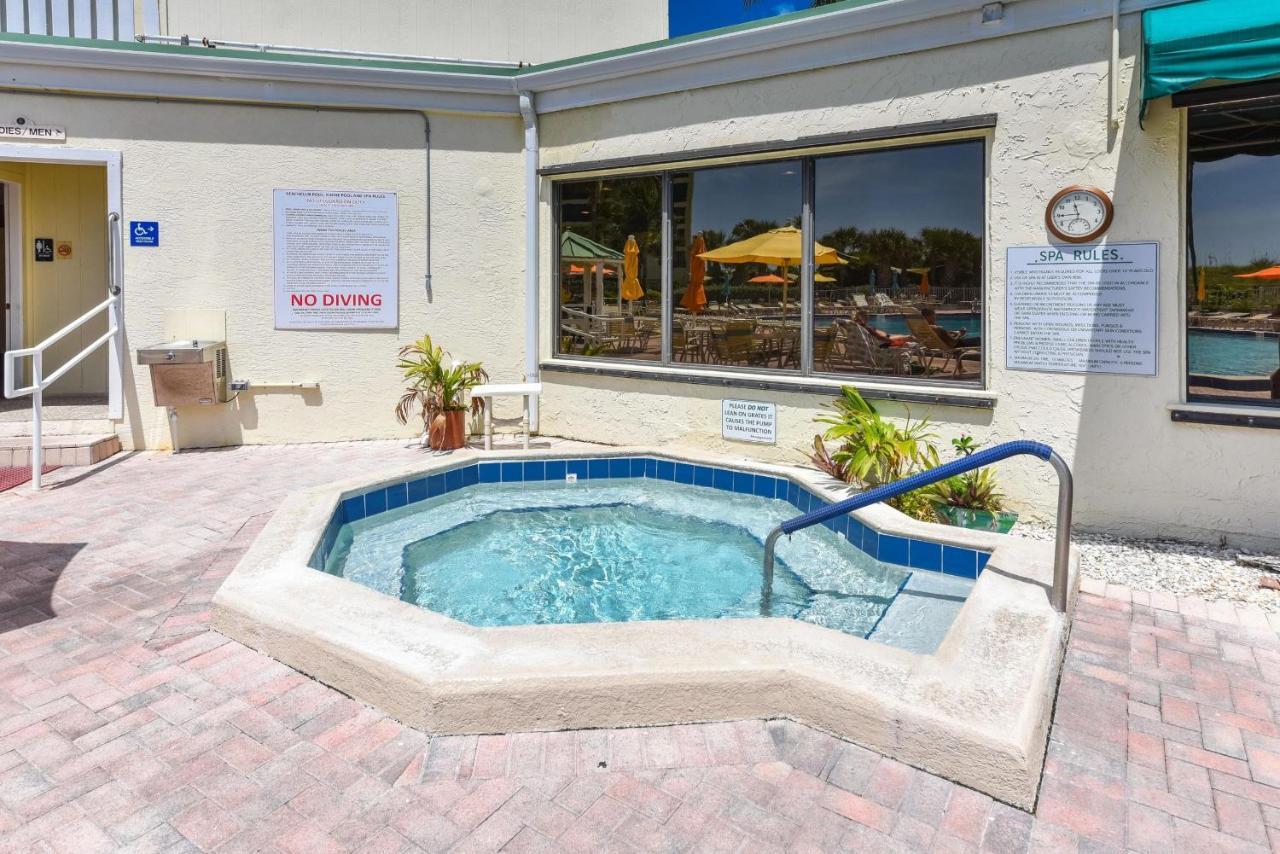 Apartment Excellent Front Community, Golf Course, Tennis, Sunny Weather Year Round!