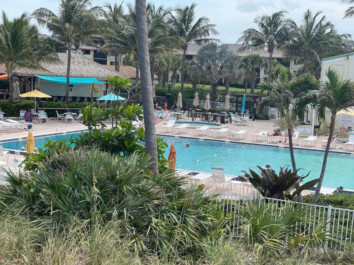 Excellent Front Community, Golf Course, Tennis, Sunny Weather Year Round! *