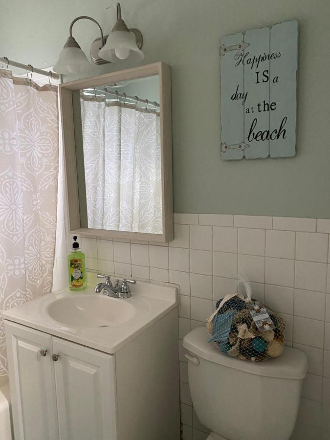 Option1 3 Bedroom House Only Option2 Studio Cottage Only Option3 House Plus Cottage Fenced Backyard Private Patio Areas Grill Firepit Plenty Parking! Quick Access 10 Min To Beach Airport Delray West Palm Lake Worth Beach