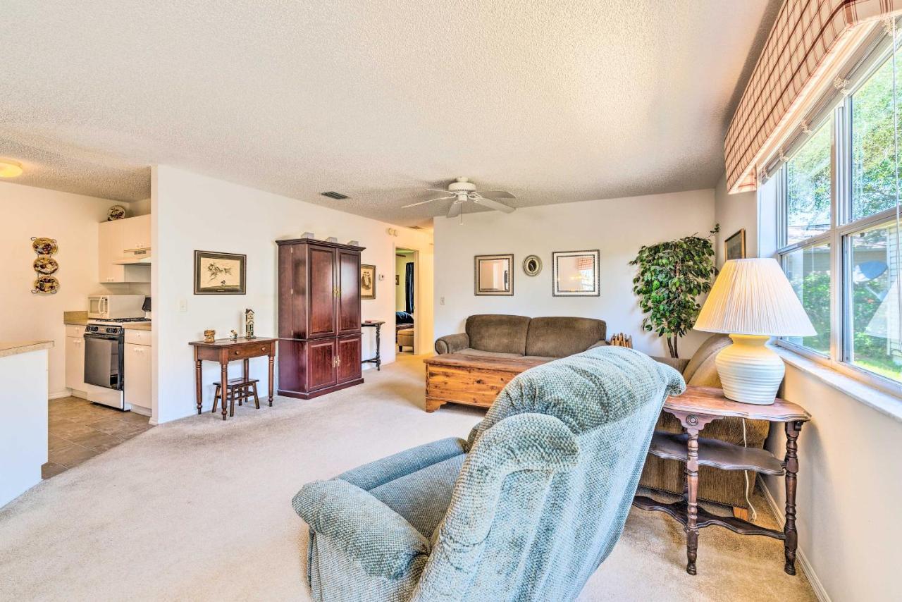 Sunny In With Lanai And Pool Access! Holiday home