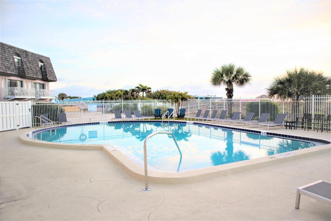 Aparthotel Chateau By The Sea *