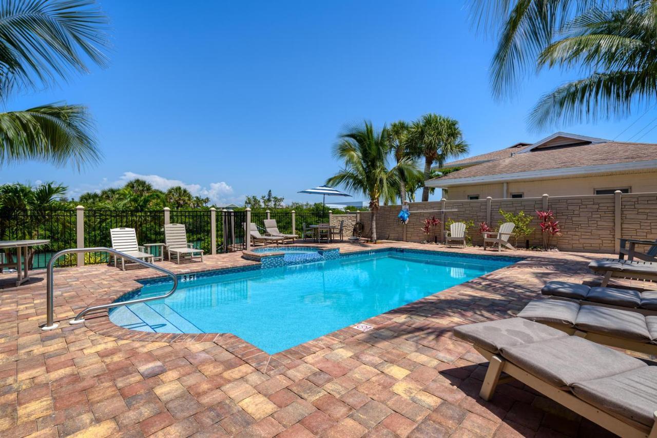 Resort Suntan Terrace